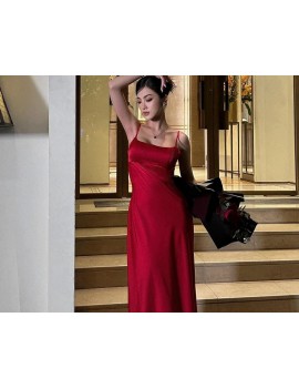 Elegant Red Satin Spaghetti Strap Evening Dress